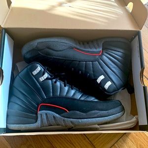 Jordan size 7 (big boy) black